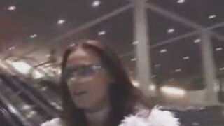 Szőke, barna nyögött szex magyarul beszélő pornófilmek közben.