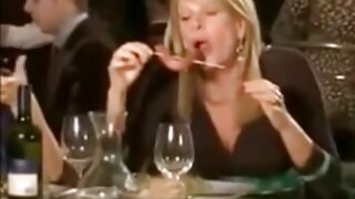 Ana Lingus visel maszkot, készen áll a szex indaerotika a seggét.