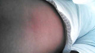 Az orosz Shell BL Bliss simogatja anyák basznak magát.